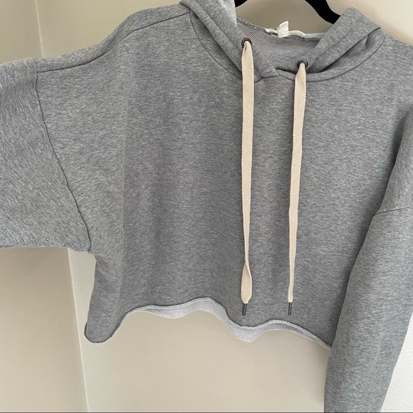 𝅺🎀 Dance & Marvel Crop Raw Hem Hoodie, Size L - Picture 5 of 8